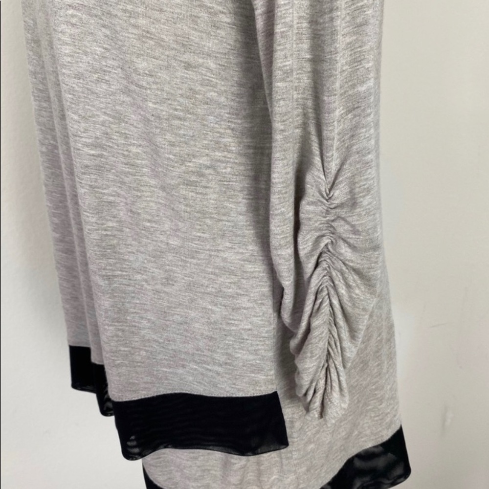 Chelsea & Theodore Contrast Tunic Top Gray Black Size M - Picture 4 of 7